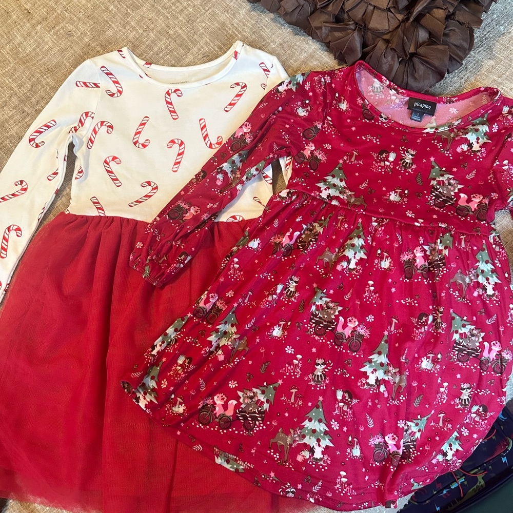 2 little girls Christmas dresses